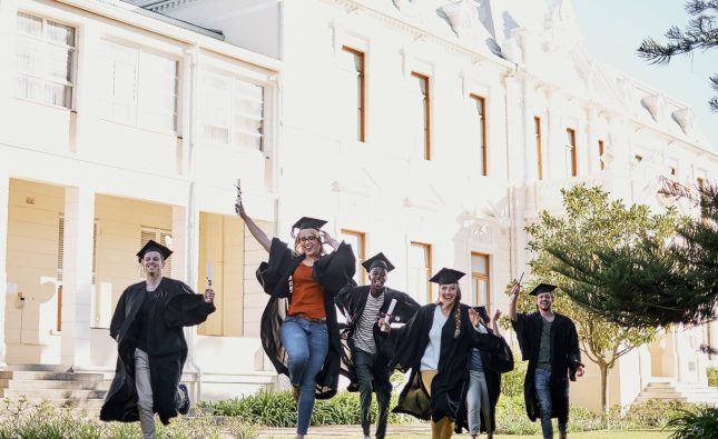Graduate Programs for International Students Australia 2026: No PR Required