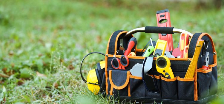 Tradie Tools 101: What to Buy vs. What Your Boss Provides (2026)