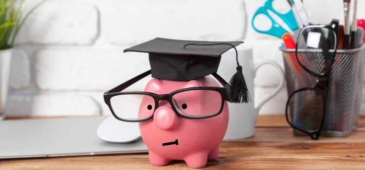 Scholarships and Grants 2026: Financial Aid Secrets for Parents