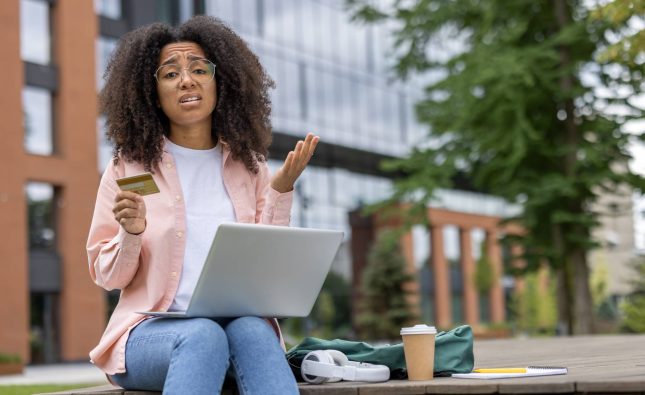 Avoiding Hidden Fees on International Student Bank Accounts (2026)