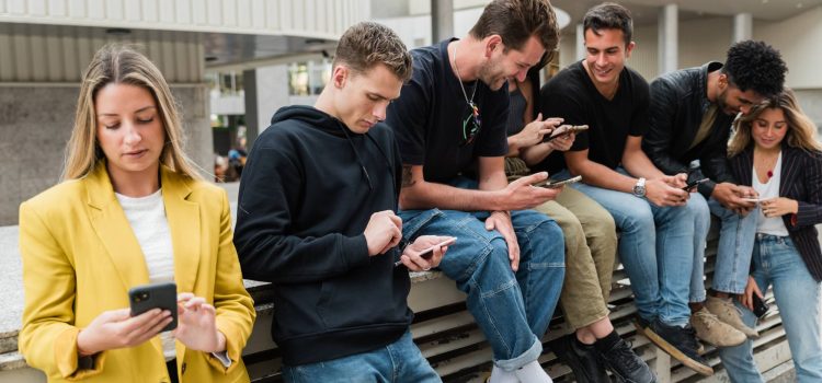 Student Edge vs. UNiDAYS: Which App Wins for Australian Students in 2026?