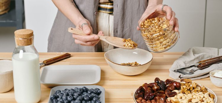 5 High-Protein Snacks Prepped in Under 10 Minutes (A Guide)