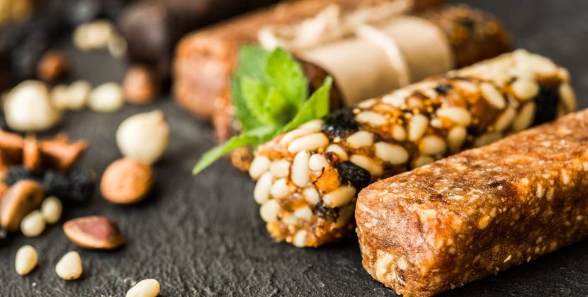 The 10-Minute Protein Audit: DIY Snacks vs. $5 Supermarket Bars (2026)