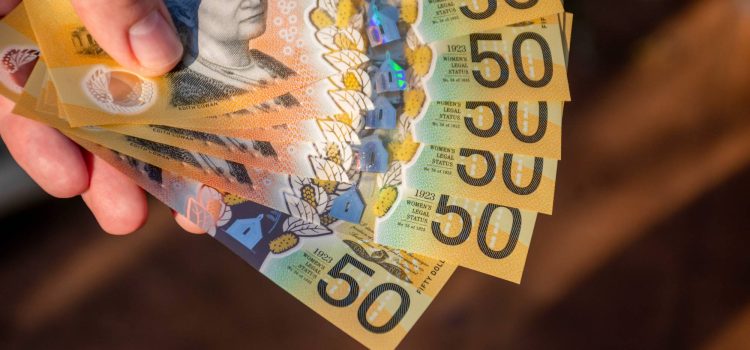 How Much Cash Should an International Student Bring to Australia? (2026)