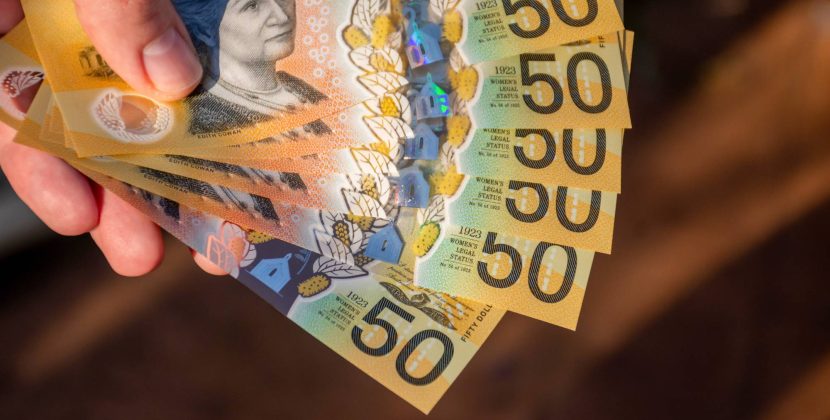 How Much Cash Should an International Student Bring to Australia? (2026)
