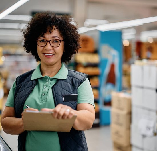 Retail vs Warehouse Pay: Which Sunday Shift Earns More in 2026?