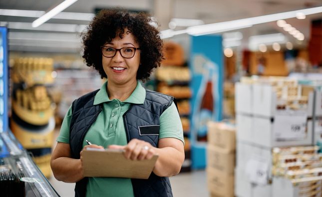 Retail vs Warehouse Pay: Which Sunday Shift Earns More in 2026?