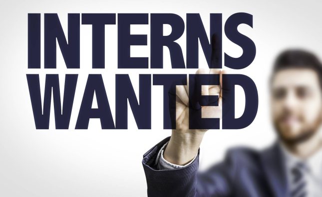 Can I Do an Unpaid Internship During Semester Breaks?