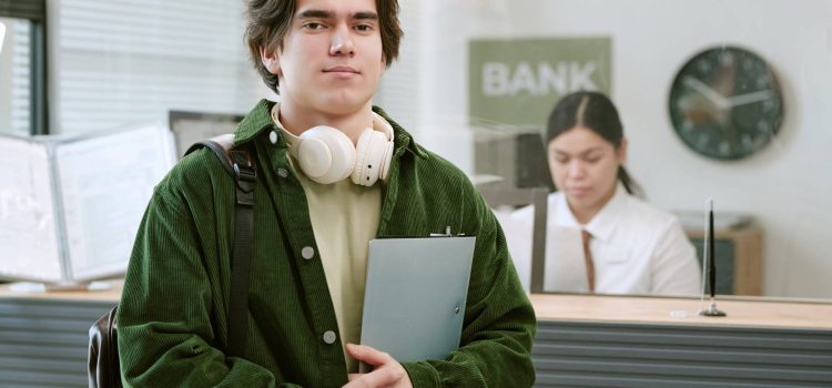 Best Banks for International Students with $0 Monthly Fees (2026)