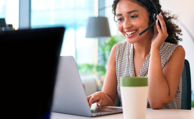 How to Contact Flywire Support: Chat vs. Email (2026 Comparison)