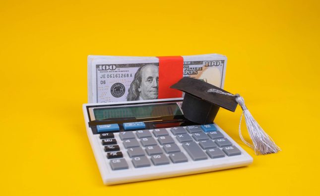 How to Make Money in University Without Failing Your Classes