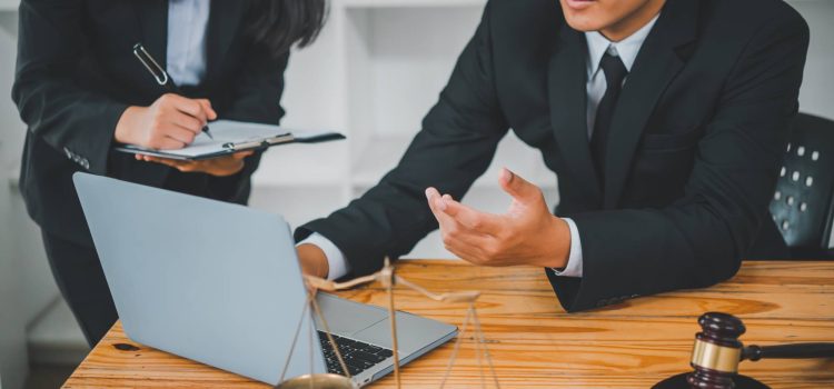 Is It Cheaper to Hire a Migration Lawyer or a Migration Agent in Victoria?