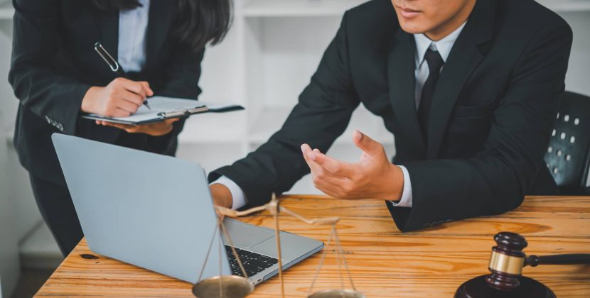 Is It Cheaper to Hire a Migration Lawyer or a Migration Agent in Victoria?