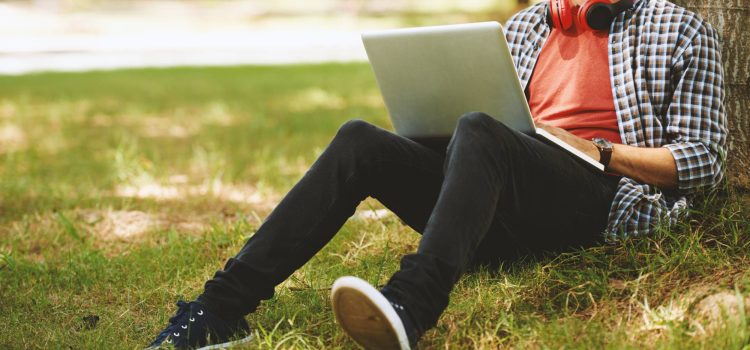 The Best Remote Side Hustles for College Students With Zero Free Time